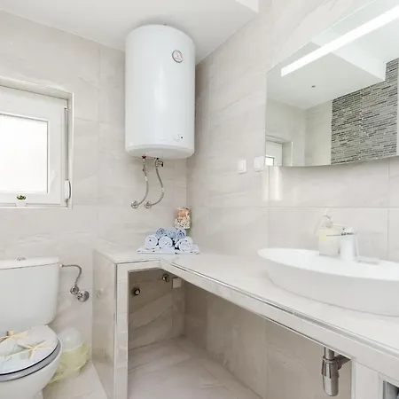 Viky Apartment